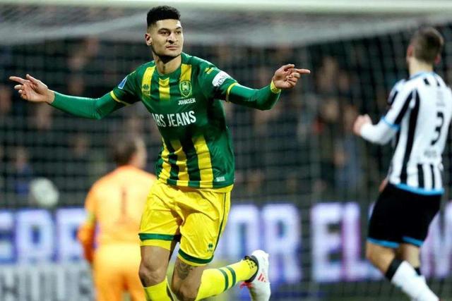 康宁汉姆20+10詹姆斯空砍三双 活塞险胜湖人