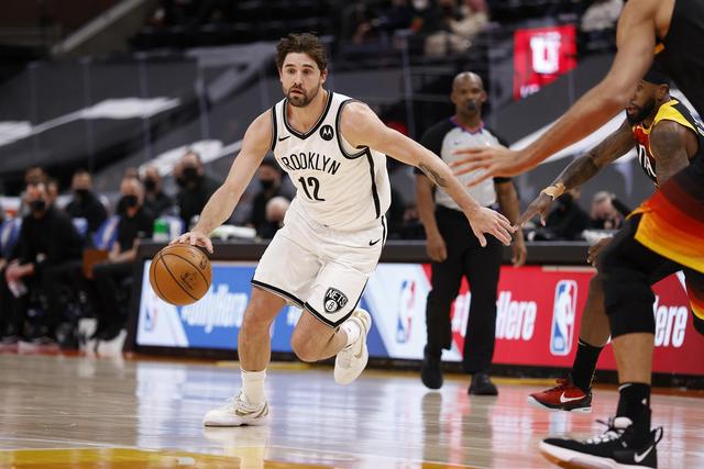 祝铭震28分胡金秋23分 广州大胜广厦35分